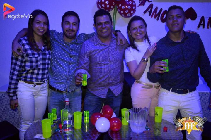 Foto 12 de El DF Club - Amor & Amistad 2016 en El DF Club Discoteca