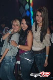 Foto 19 de Prizma 10 de Marzo en Prizma Discoteca Medellin, Medellín