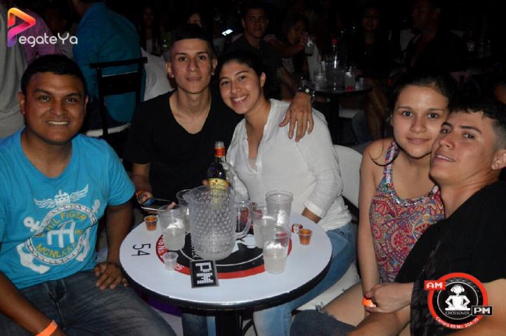 Foto 32 de Ampm Bar - AMOR & AMISTAD 2016 en Am / PM Bar - Cali, Cali