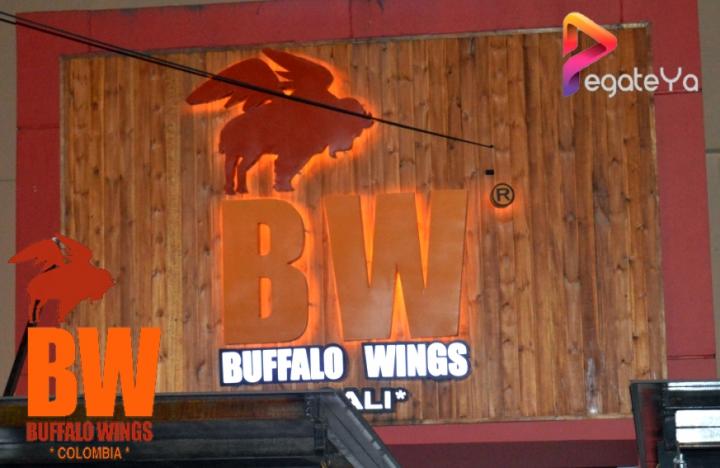 Foto 1 de Bufalo Wings - 3er FDS Julio 2015 en Búfalo Wings - Cali, Cali