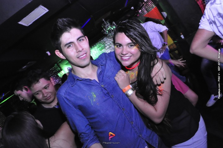 Foto 38 de PISO V - viernes 29 de sep 2017 en Bar Piso V Bucaramanga, Bucaramanga