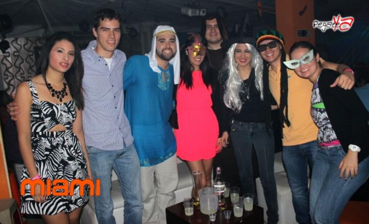 Foto 17 de Miami Bar - Halloween 2014 en Miami Bar Cali, Cali