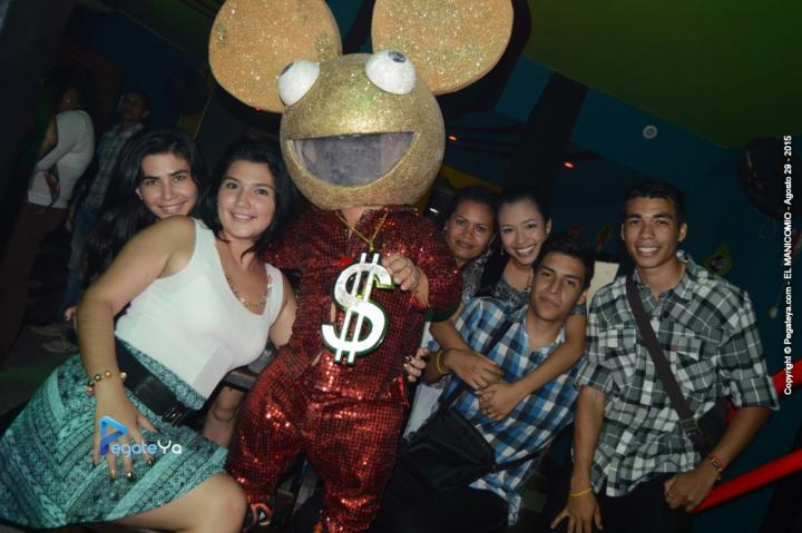 Foto 19 de El Manicomio sábado 29 de agosto 2015 en Discoteca El Manicomio Bucaramanga, Bucaramanga