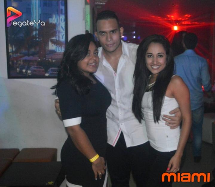 Foto 32 de Miami Bar - Amor y Amistad 2015 en Miami Bar Cali, Cali