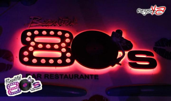 Foto 20 de Beautiful 80`s - Sept 27 2104 en Beautiful 80`s Cali, Cali