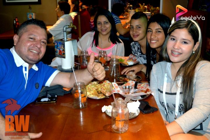 Foto 4 de Bufalo Wings - 5to FDS Agosto 2015 en Búfalo Wings - Cali, Cali