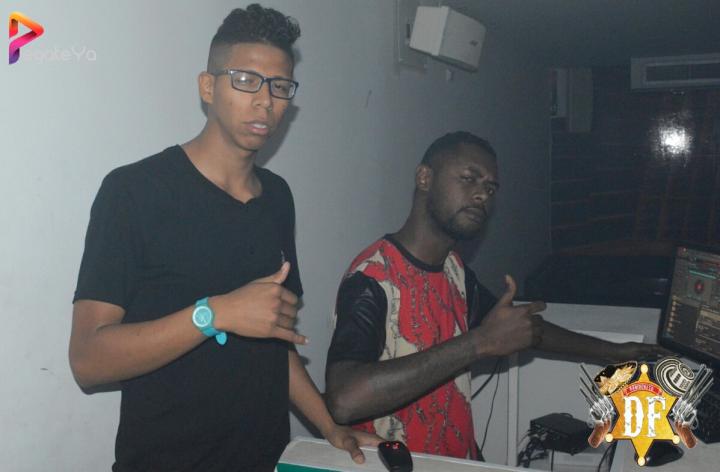 Foto 5 de EL DF - 3er/4to FDS Marzo 2017 en El DF Club Discoteca