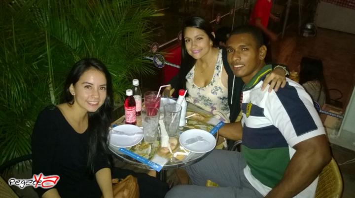 Foto 22 de Charly Food Bar - 3er FDS Octubre en Charly Food Bar, Cali