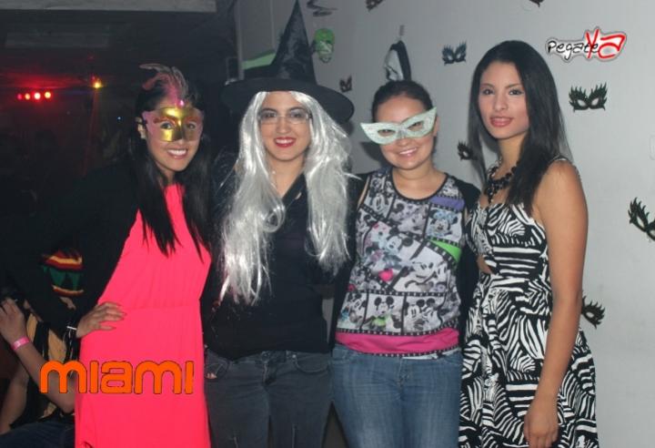 Foto 18 de Miami Bar - Halloween 2014 en Miami Bar Cali, Cali