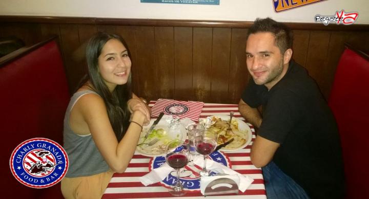 Foto 2 de Charly Food Bar - 1er FDS Nov 2014 en Charly Food Bar, Cali