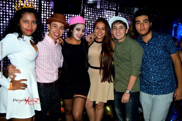 Foto 148 de Bling viernes 31 de octubre de 2014 en Bar Bling Bucaramanga, Bucaramanga
