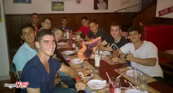 Foto 23 de Charly Food Bar - 3er FDS Octubre en Charly Food Bar, Cali