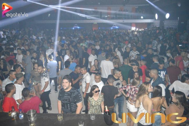 Foto 87 de Living Night Club - 3er Aniversario 2016 en Living Night Club, Cali