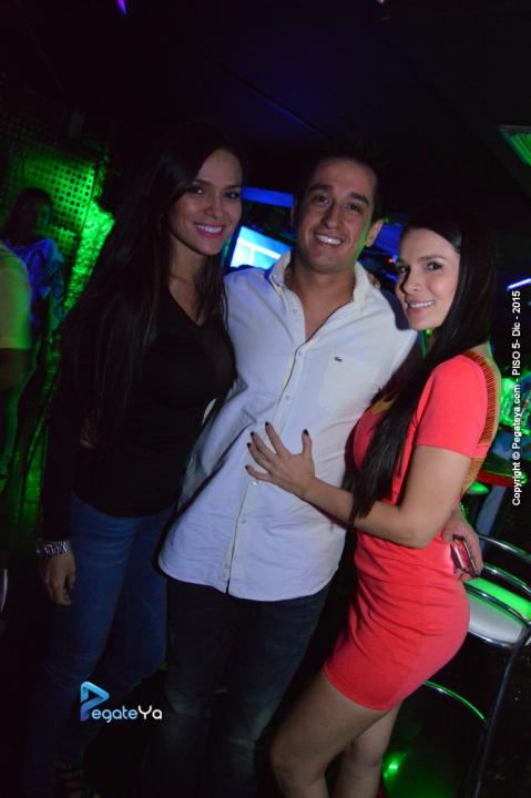Foto 7 de PISO 5 - sabado 19 DIC 2015 en Bar Bling Bucaramanga, Bucaramanga