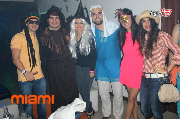 Foto 19 de Miami Bar - Halloween 2014 en Miami Bar Cali, Cali