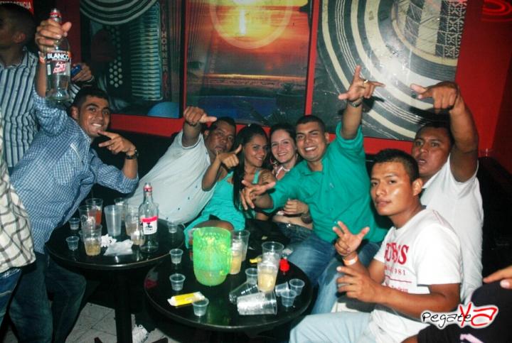 Foto 31 de Ampm Bar - Sept 6 2014 en Am / PM Bar - Cali, Cali