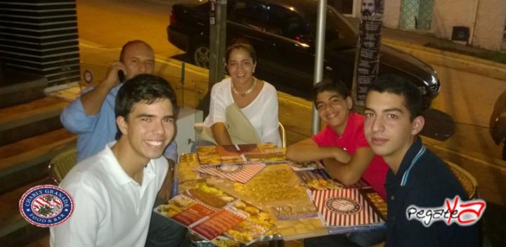 Foto 21 de Charly Food Bar - 4to FDS Octubre 2014 en Charly Food Bar, Cali