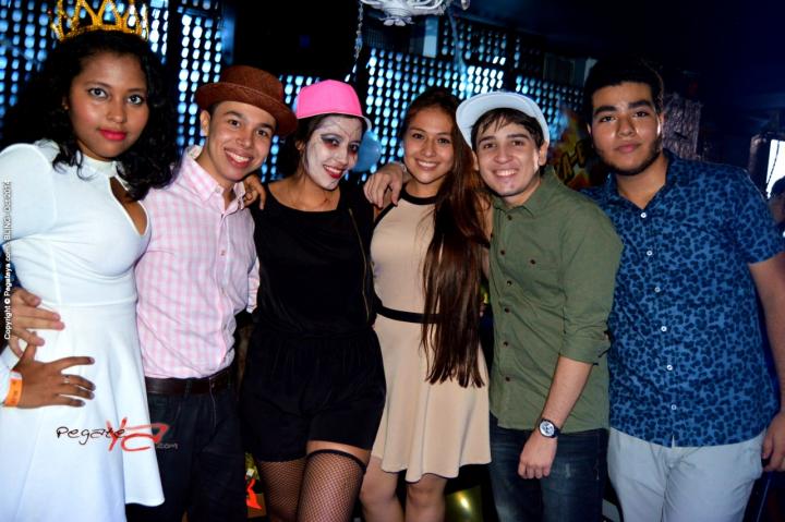 Foto 149 de Bling viernes 31 de octubre de 2014 en Bar Bling Bucaramanga, Bucaramanga
