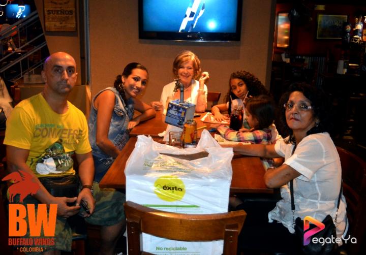 Foto 14 de Bufalo Wings - 2do FDS Julio 2015 en Búfalo Wings - Cali, Cali