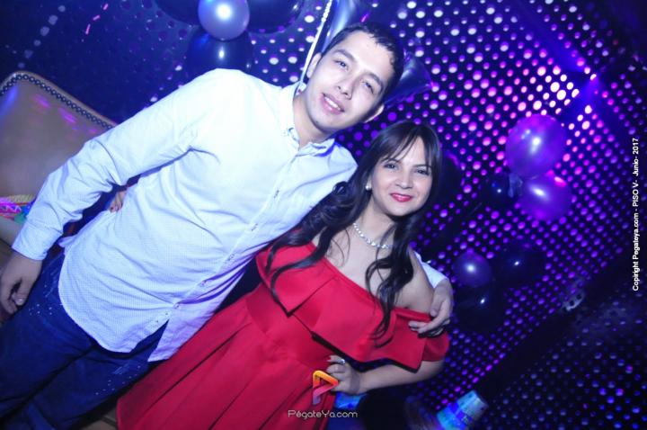 Foto 34 de PISO V - Sábado 3 de Mayo de 2017 en Bar Piso V Bucaramanga, Bucaramanga