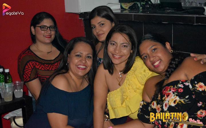 Foto 23 de Bailatino - 3er Fds Agosto 2017 en Bailatino - Bar, Cali