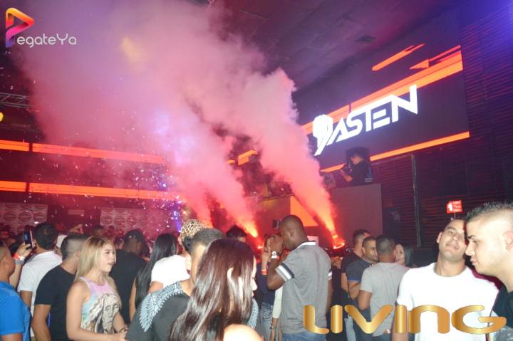Foto 88 de Living Night Club - 3er Aniversario 2016 en Living Night Club, Cali