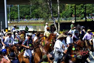 Foto 205 de fotos Feria de Flores Medellin 2012 Cabalgata en El Altar Fonda Restaurante, Cali