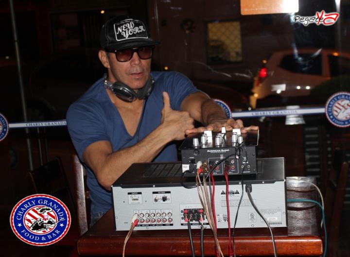 Foto 4 de Charly Food Bar - 1er FDS Nov 2014 en Charly Food Bar, Cali
