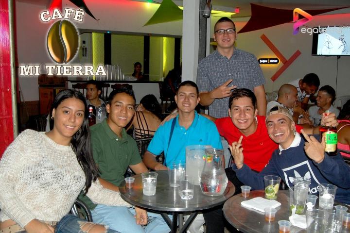 Foto 5 de Cafe Mi Tierra- 1er Fds Abril 2016 en Cafe Mi Tierra, Cali