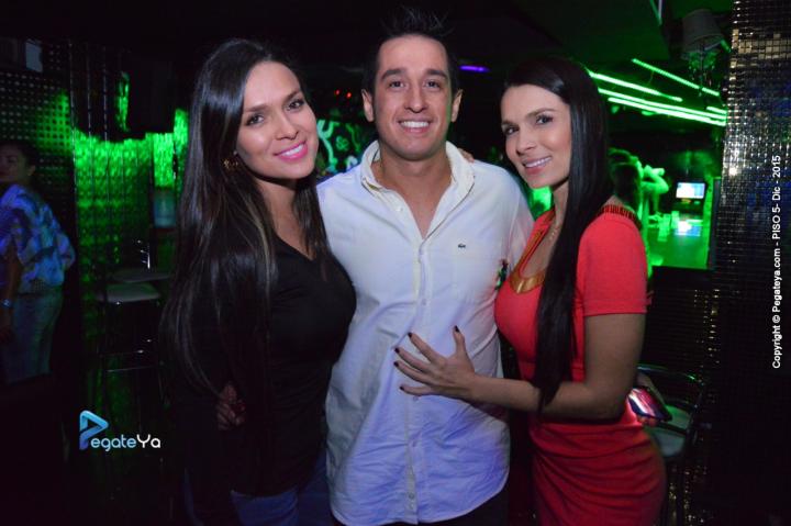 Foto 8 de PISO 5 - sabado 19 DIC 2015 en Bar Bling Bucaramanga, Bucaramanga