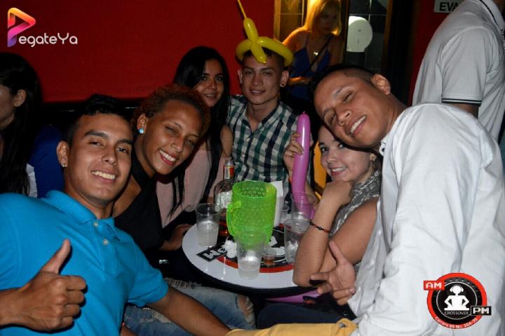 Foto 35 de Ampm Bar - AMOR & AMISTAD 2016 en Am / PM Bar - Cali, Cali