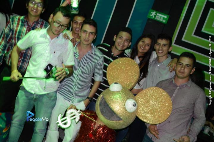 Foto 22 de El Manicomio sábado 29 de agosto 2015 en Discoteca El Manicomio Bucaramanga, Bucaramanga