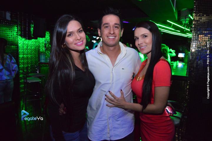 Foto 9 de PISO 5 - sabado 19 DIC 2015 en Bar Bling Bucaramanga, Bucaramanga