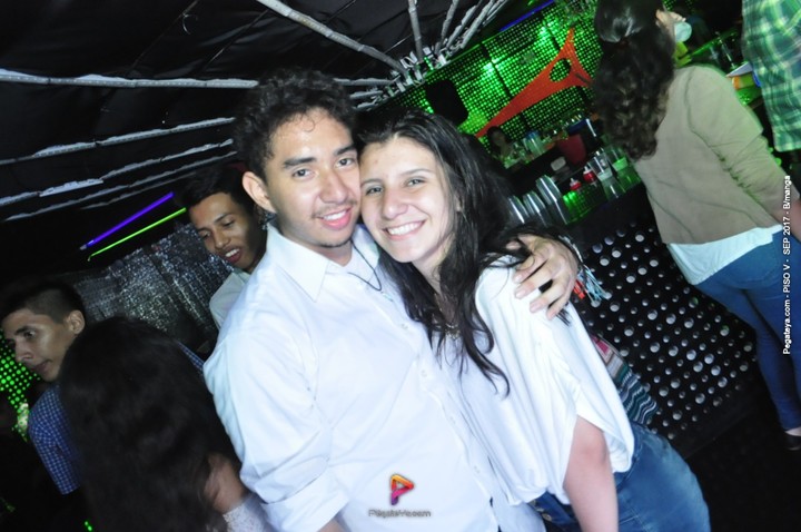 Foto 42 de PISO V - viernes 29 de sep 2017 en Bar Piso V Bucaramanga, Bucaramanga