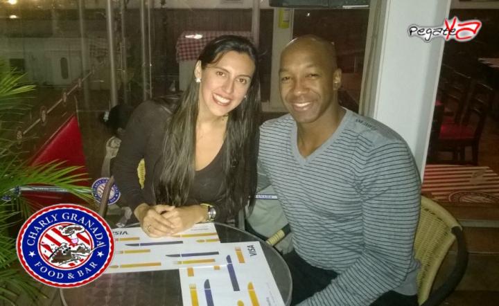 Foto 6 de Charly Food Bar - 1er FDS Nov 2014 en Charly Food Bar, Cali