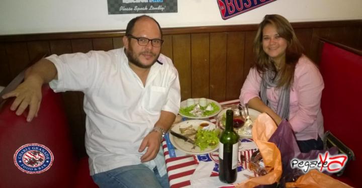 Foto 24 de Charly Food Bar - 4to FDS Octubre 2014 en Charly Food Bar, Cali