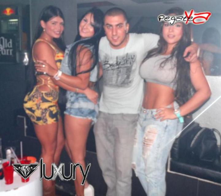Foto 54 de Luxury - Septiembre 27 en Discoteca Luxury Medellin, Medellín