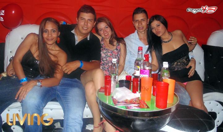 Foto 34 de Living - Amor y Amistad en Living Night Club, Cali
