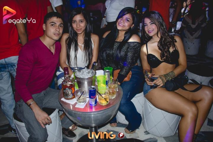 Foto 40 de Living - 1er & 2do Fds Agosto 2016 en Living Night Club, Cali
