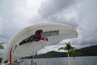 Foto 62 de BLACK AND WHITE Colombia en BLACK AND WHITE Colombia