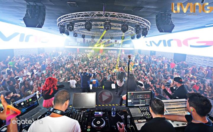 Foto 17 de Living Night Club - 4to fds Junio 2016 en Living Night Club, Cali