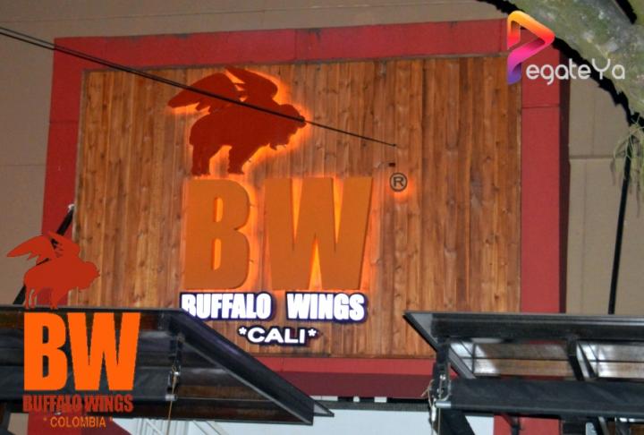 Foto 6 de Bufalo Wings - 3er FDS Julio 2015 en Búfalo Wings - Cali, Cali