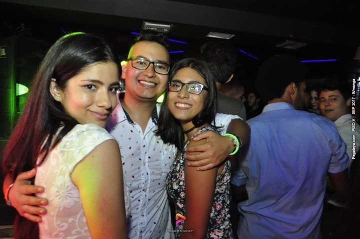 Foto 43 de PISO V - viernes 29 de sep 2017 en Bar Piso V Bucaramanga, Bucaramanga