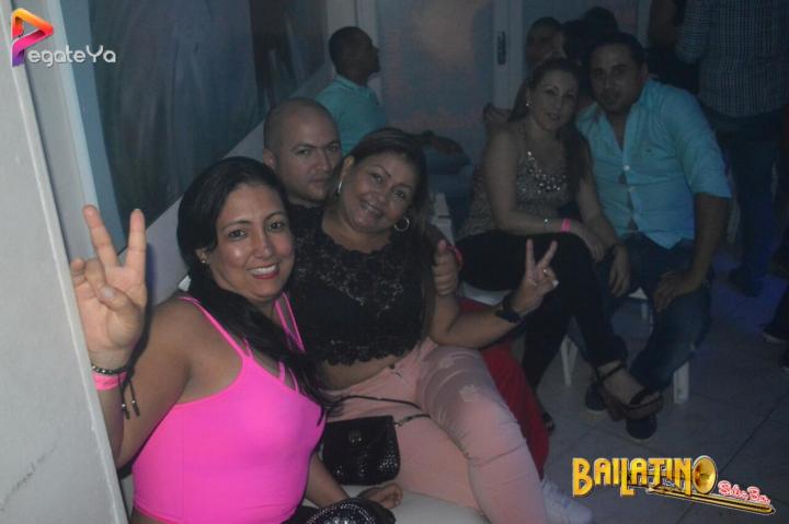 Foto 99 de Bailatino - 1er & 4to Fds Oct 2016 en Bailatino - Bar, Cali
