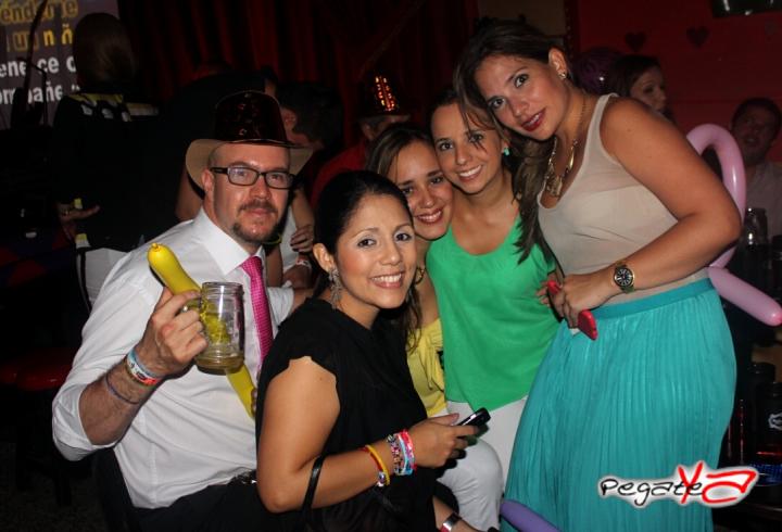 Foto 4 de Kabaret - Julio 12 en Kabaret - Granada, Cali