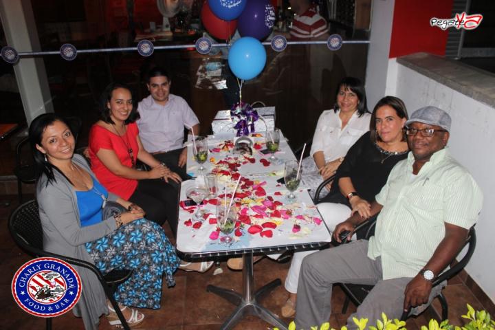 Foto 8 de Charly Food Bar - 1er FDS Nov 2014 en Charly Food Bar, Cali