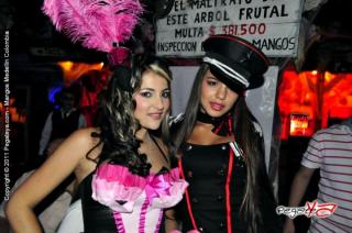 Foto 160 de Mangos Halloween 2011 en Discoteca Mangos Medellin, Medellín
