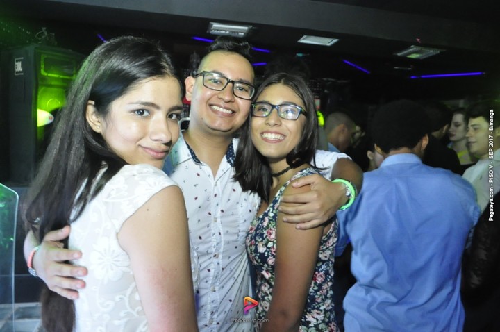 Foto 44 de PISO V - viernes 29 de sep 2017 en Bar Piso V Bucaramanga, Bucaramanga
