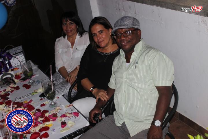 Foto 9 de Charly Food Bar - 1er FDS Nov 2014 en Charly Food Bar, Cali