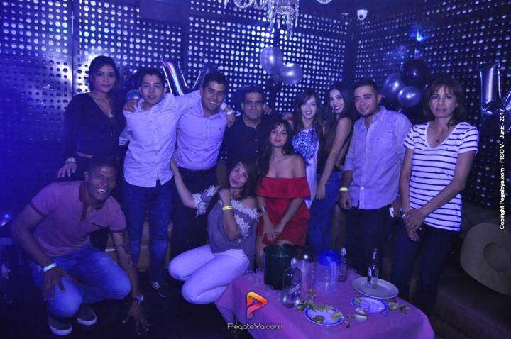 Foto 38 de PISO V - Sábado 3 de Mayo de 2017 en Bar Piso V Bucaramanga, Bucaramanga